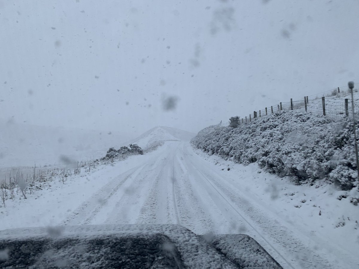 trackmyvan's tweet photo. We are out in the defender today tackling the snow! ❄️❄️❄️

#snow #snowflakes #rivington #chorley #4x4 #landrover #landroverdefender https://t.co/Y0J29pmIud