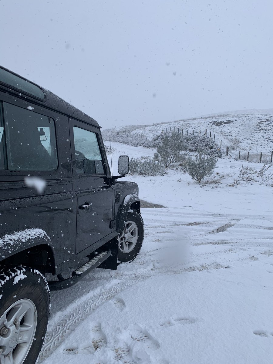 trackmyvan's tweet photo. We are out in the defender today tackling the snow! ❄️❄️❄️

#snow #snowflakes #rivington #chorley #4x4 #landrover #landroverdefender https://t.co/Y0J29pmIud