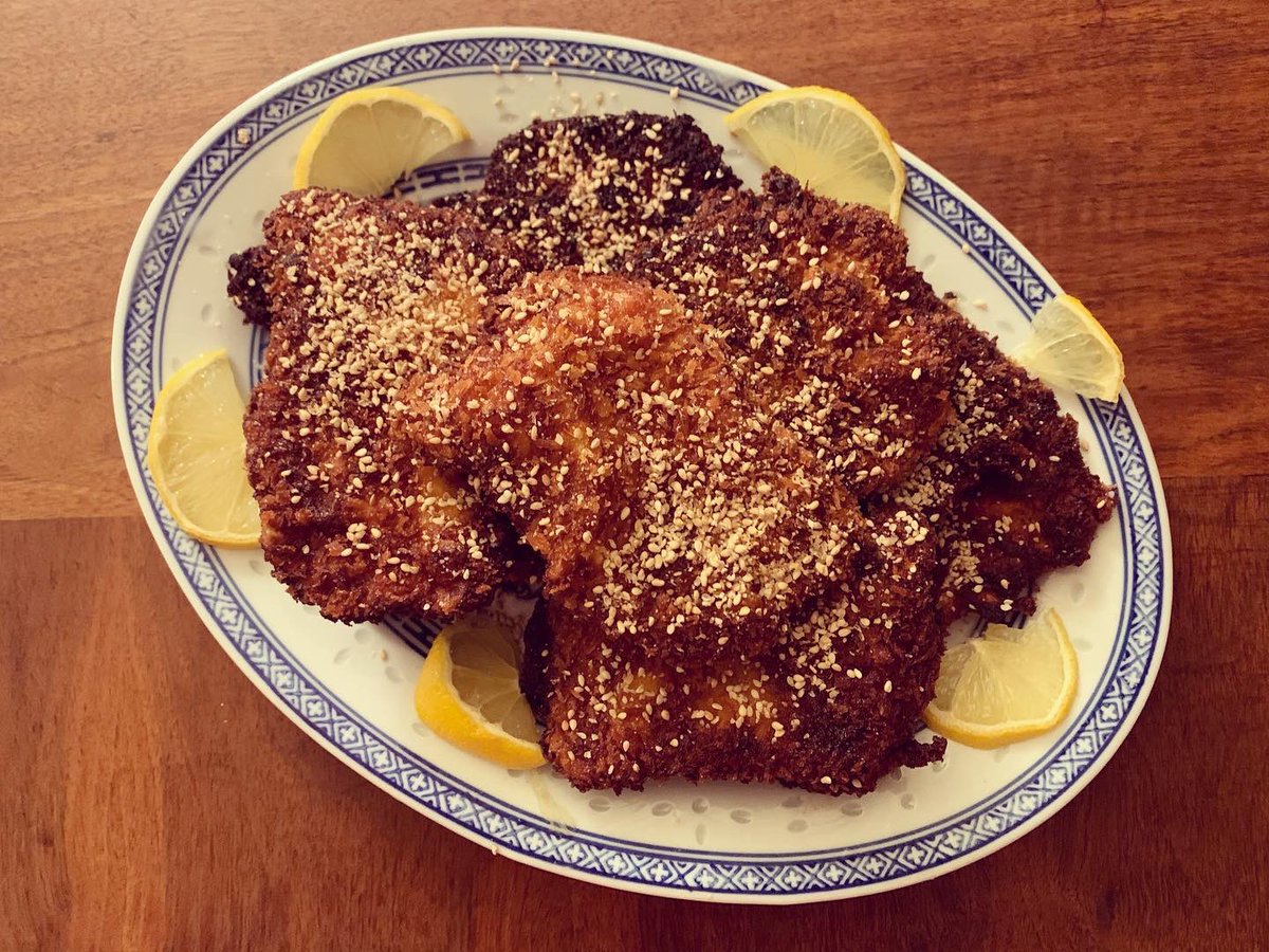 cheryltan88's tweet photo. “Make a big pile of crispy pork #katsu” night is always a good night. #porkkatsu #tonkatsu #japanesefood #asianhomecooking #asianfood #lamiacucina https://t.co/3nMsvvU9DQ
