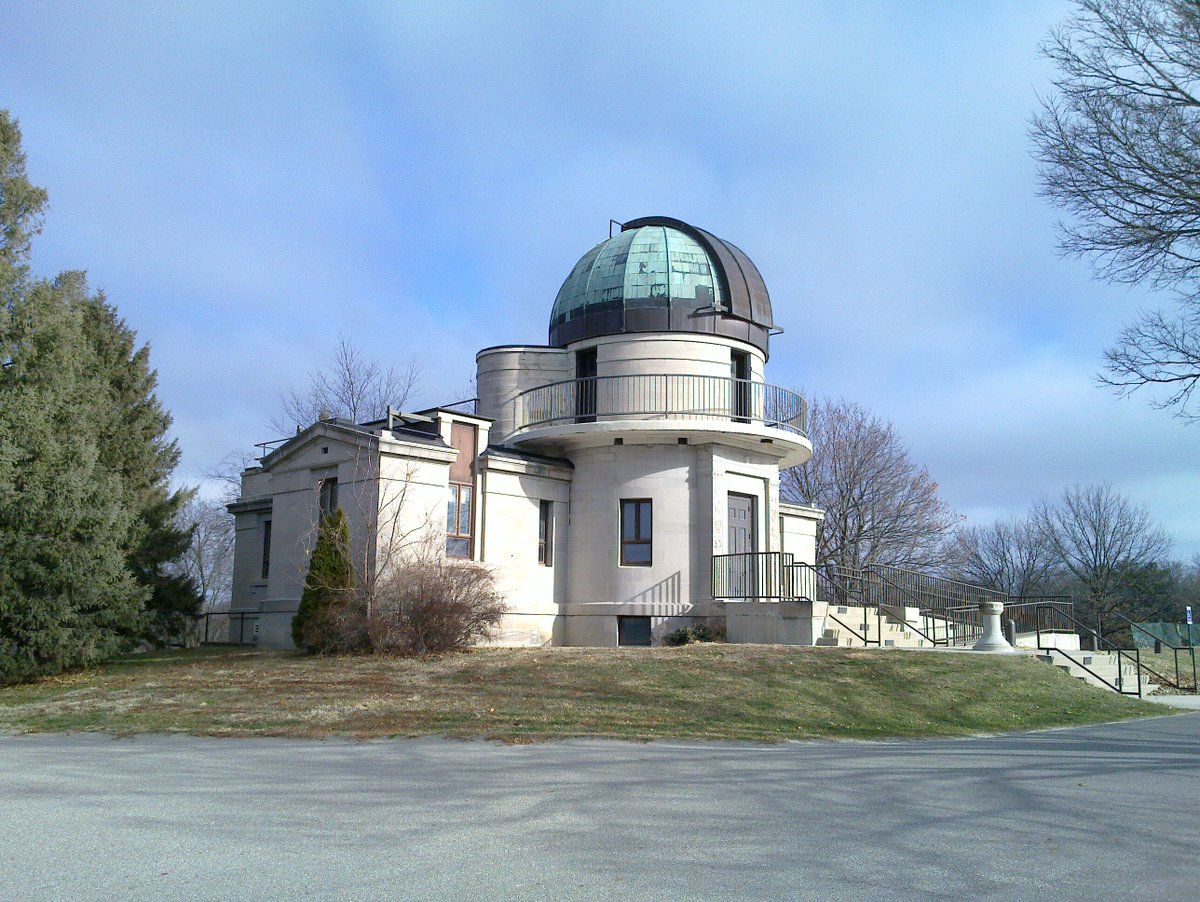 One of Morehouse's kids was named Vega (cool), Morehouse and his wife's ashes are interred at Iowa's Drake Municipal Observatory (spooky), and his comet has a sandwich named after it (delicious). 10/19  https://www.erbertandgerberts.com/sandwiches/comet-morehouse/