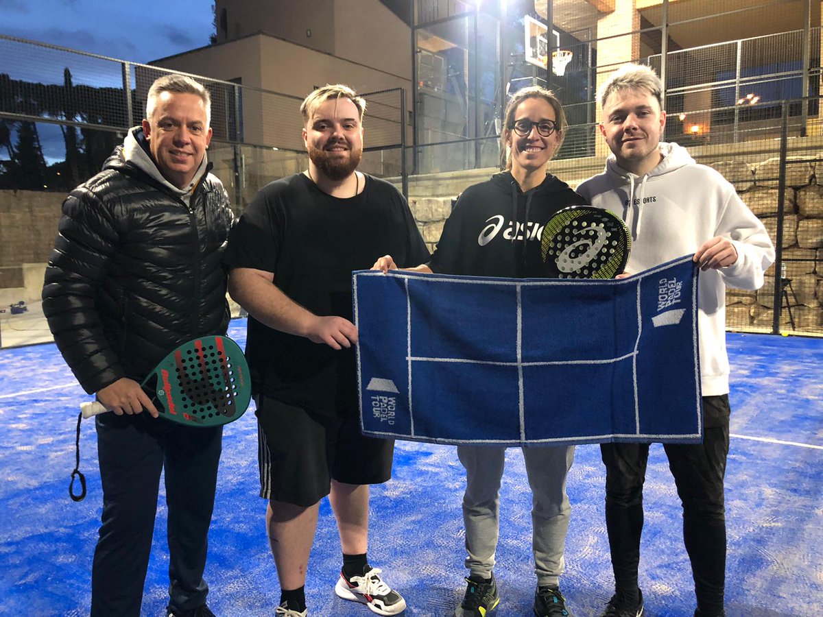 luciasainzp's tweet photo. ¿Ganamos o perdimos? lo que si tengo claro es que disfrutamos muchísimo de la experiencia y que hay pareja de #pádel para rato, que tomen nota por @WorldPadelTour

Muchas gracias a @ibaillanos y @G2Reven por el trato e invitarnos a su pedazo de #mansión, espero volver pronto 😀 https://t.co/lfGS6UhYIO