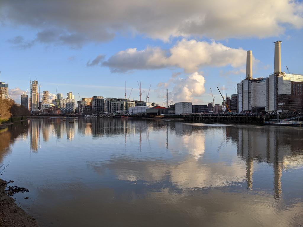 Took a spin around Nine Elms this afternoon where later this year the restored Battersea Power Station (by Wilkinson Eyre and Purcell) and the new Northern Line Extension are due to complete ...