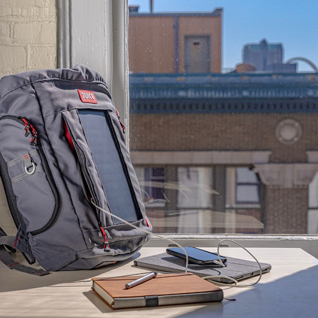 meliodesign's tweet photo. Have you checked out, JUICE, our solar backpack yet? If not, you are missing on the experience. Learn more @ https://t.co/Oulxhqm0qL
#PackRechargeBuildGo #solar #solarbackpack #backpack #spacious #MadeInUSA https://t.co/lW6Ntqo6oM