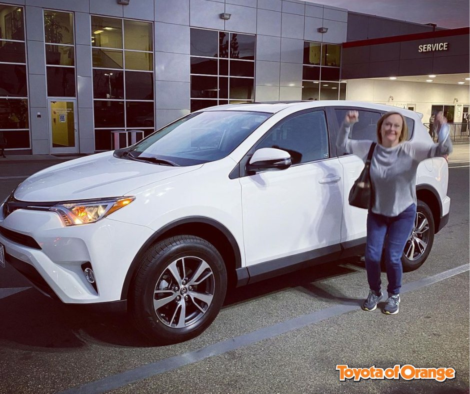 ToyotaOfOrange's tweet photo. When you buy a new/used car from us, jumping for joy is a common side effect! Enjoy the new Rav4!
๐ธ: @cj.sells.toyota
#toyotaoforange #toyotaorangecounty #toyota #toyotasocal #rav4 #toyotacertified #toyotarav4 https://t.co/RXwx2V5wxp