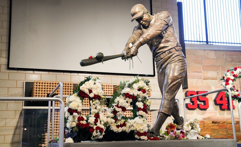 Braves's tweet photo. We love you, Hank ❤️ https://t.co/g6ed9OQw2z