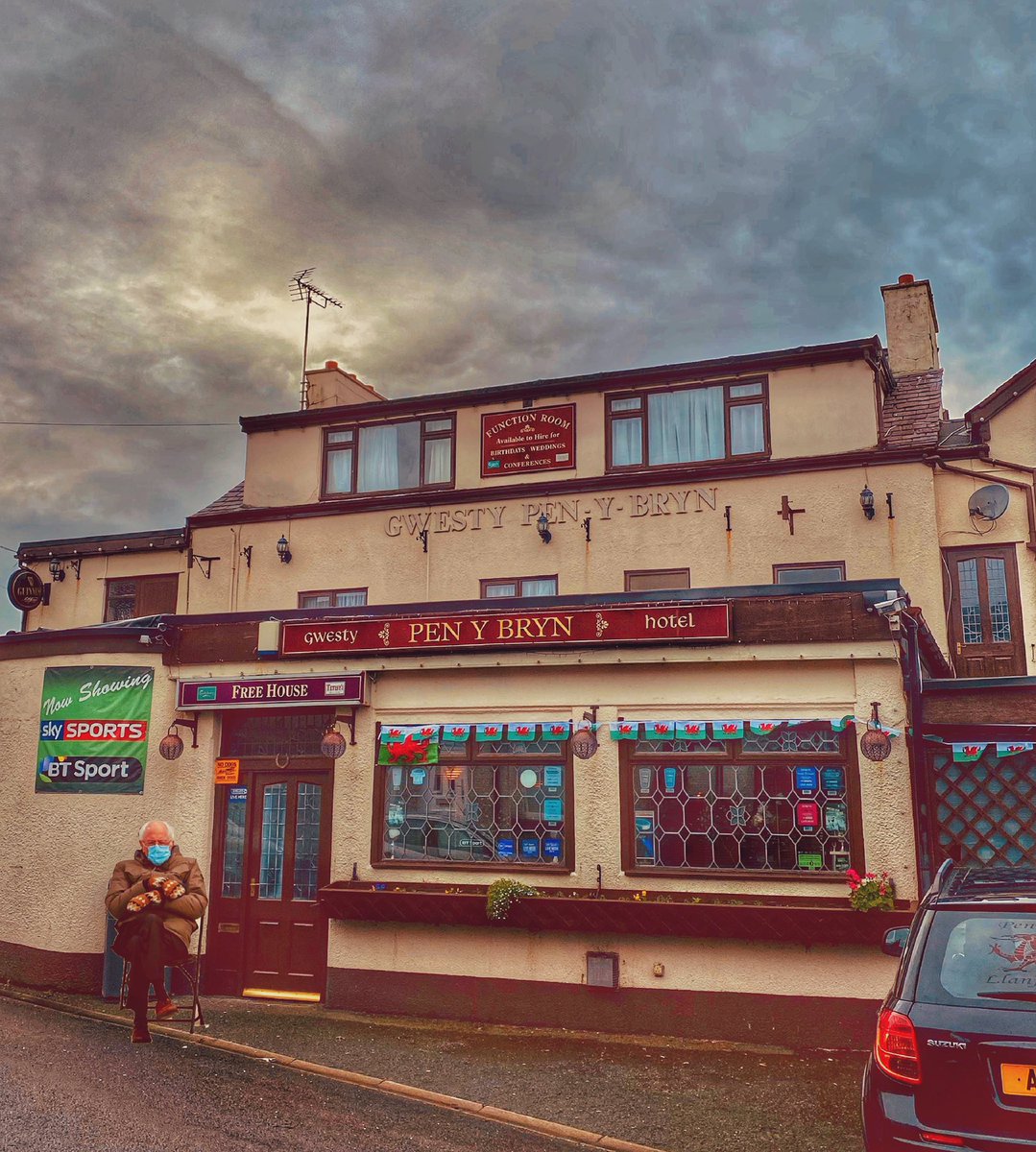 Pen_y_Bryn's tweet photo. Look who’s waiting for #Wales’ pubs to reopen! #BernieInn 🍻#PenyBernHotel #BernieMeme https://t.co/FjVRD5RVDY