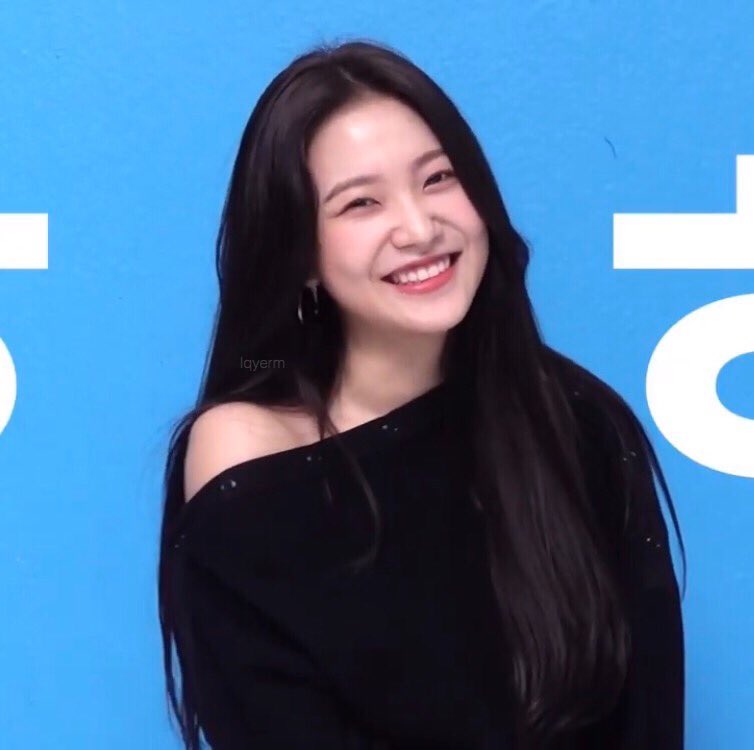 cuteyeripics's tweet photo. yeri’s smile to bless your tl <3 https://t.co/1tWjnIv1XK
