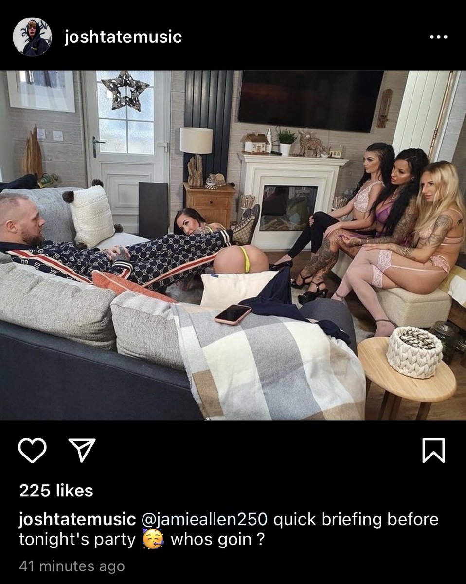 Memeulous's tweet photo. i live for the fact this weird 30 year old man is paying 17 year old little t to post these fucking strange pictures of him every day on his instagram https://t.co/2R09vBmnzI