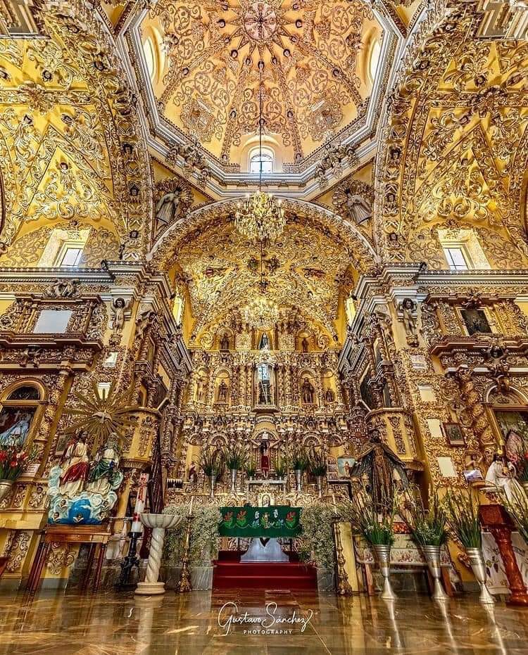 PueblaMagicaOF's tweet photo. #DestinoReligioso 🤩 del siglo XVIII, característico por su arquitectura barroca. Cuando todo esto pase, podrás admirar el ⛪Templo de San Francisco Acatepec una de las juntas auxiliares de San Andrés #Cholula. 😍

 📸: @josegustavophotos
#PueblaMágica https://t.co/g3GH7Z3CuA
