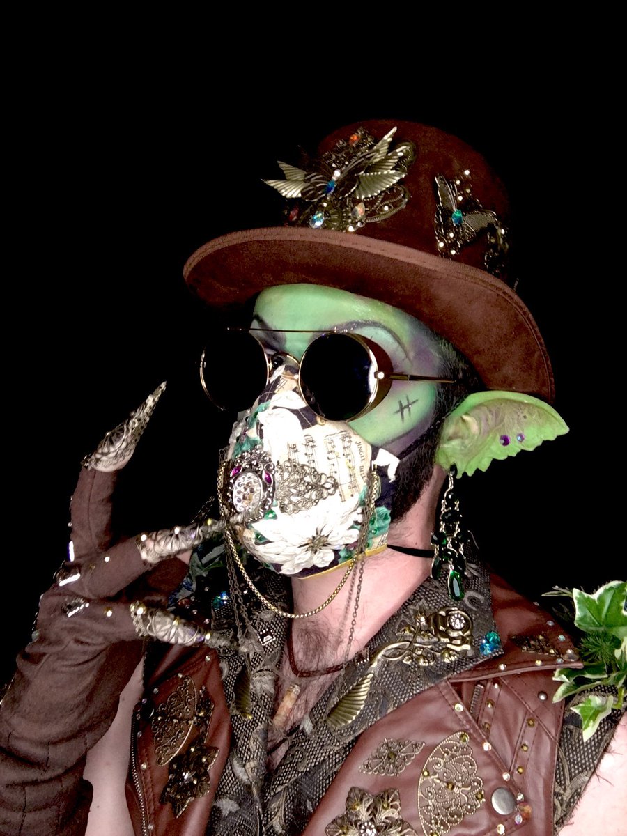 moxxi mayhem as monster cans a thread  @GoblinMoxxi