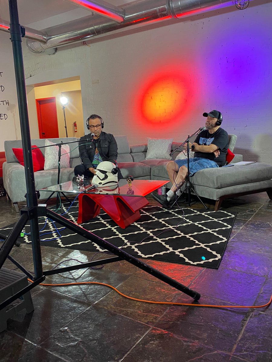 Liv30utL0ud's tweet image. Robert Holguin as the next guest. #kfox #movieactor #journalist #robertholguin #dayaftertomorrow #ElPaso