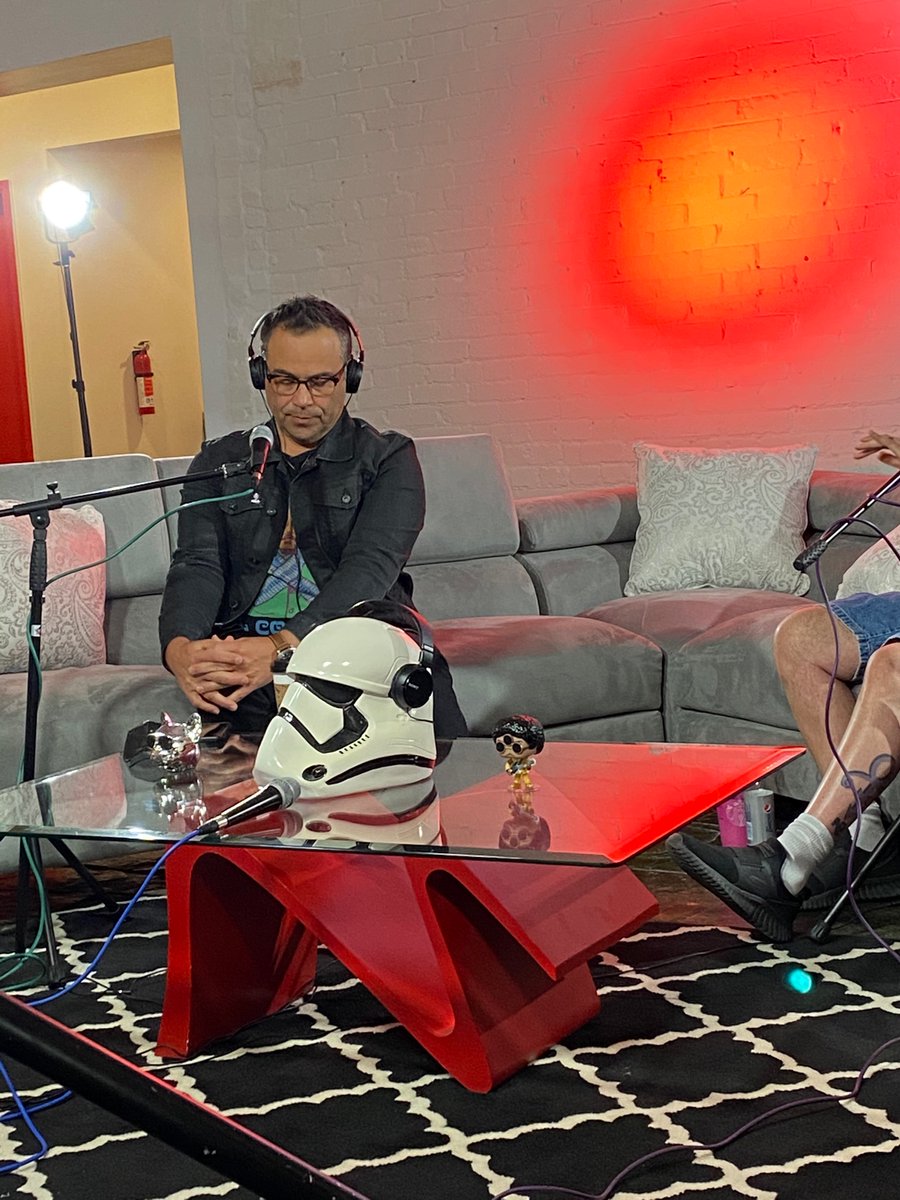 Liv30utL0ud's tweet image. Robert Holguin as the next guest. #kfox #movieactor #journalist #robertholguin #dayaftertomorrow #ElPaso