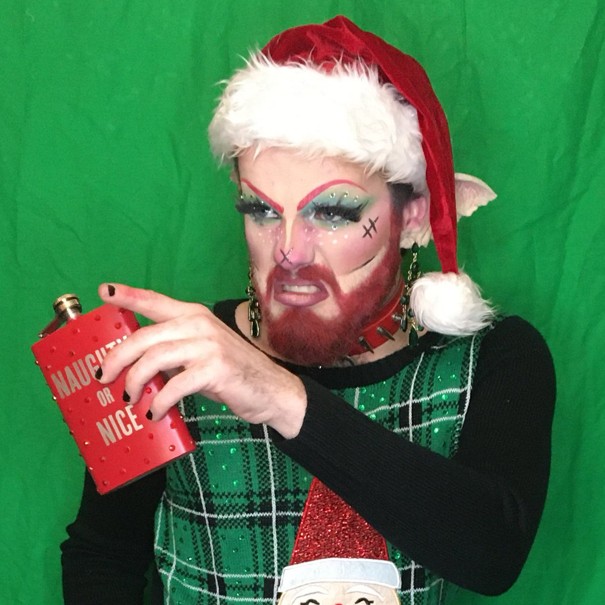 moxxi mayhem as monster cans a thread  @GoblinMoxxi