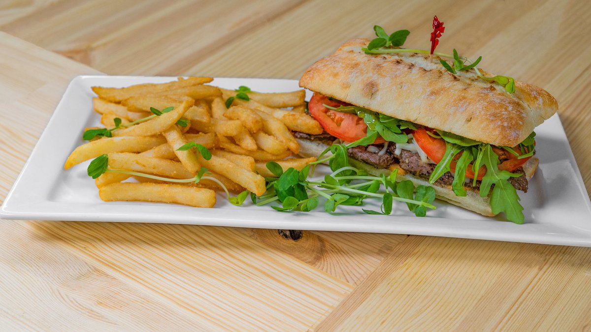 consulatedining's tweet photo. Our mouthwatering California Tuscan sandwich🤤 Visit our website (link in bio) or call us at (905)-584-6868 to order now! #gtarestaurant #foodie #torontofoodie #lovelocalcaledon #shoplocalcaledon #caledon #gtafood https://t.co/Lk7SshRzwZ