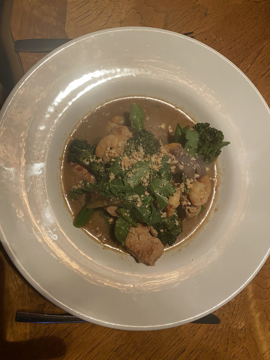 MichaelaTait8's tweet image. Thank you @GustoHQ   Turned this #cantcook #wontcook girl into someone who can produce this ! #thaitgreencurry   #stayinSaturday