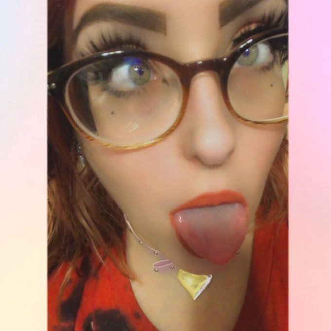 Eden Rose - 2 pic. Let’s have fun! 1 on 1 chats. Tons of BBW content. Onlyfans and content sales. Let’s chat baby 💗 https://t.co/WD0VWr9veo