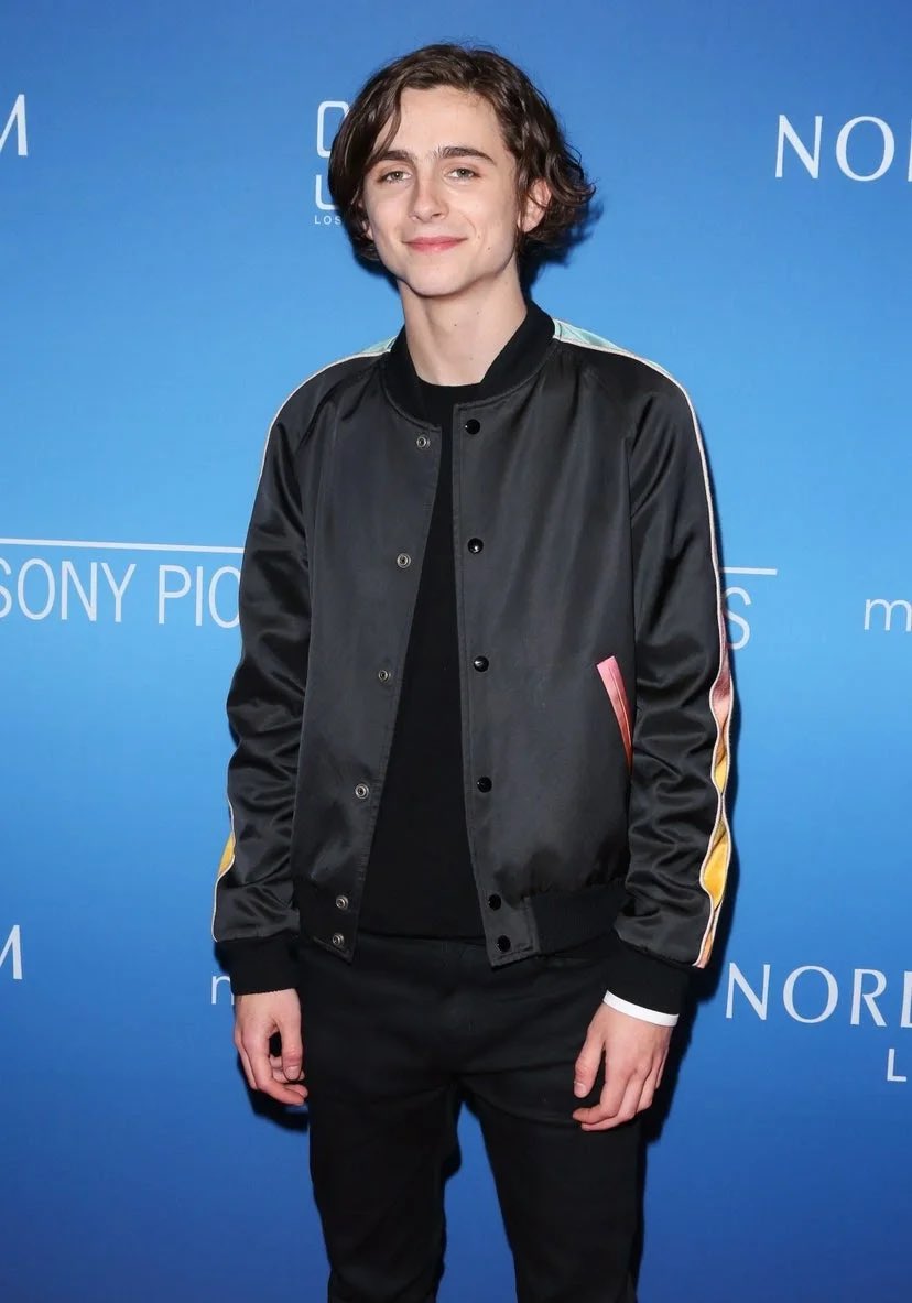 20 February 2018Timothée was photographed with Kid Cudi wearing a black and white outfit at a QG dinner held in his honour.3 March 2018He wore a satin bomber jacket for the Oscar nominees dinner.