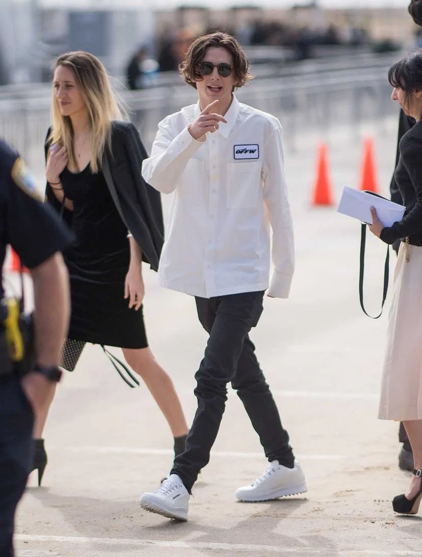 3 March 2018In Santa Monica, Timothée wore Off-White. 4 March 2018Timothée walked the red carpet at the 2018 Academy Awards in an off-white Berluti suit.