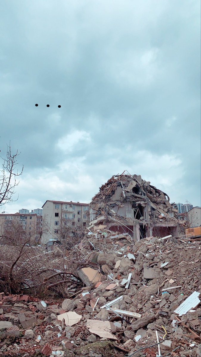 ccagdasaktas's tweet photo. Tam 1 yıl geçti haftalar, günler, dakikalar, saatler...
Acımız hala daha aynı. Vefat edenlere rahmet, ailelerine sabırlar diliyoruz. Kalbimizdesin Elazığ...
#ElazığDepremi 
#SeninleyizElazığ https://t.co/0XiwtzG7gX