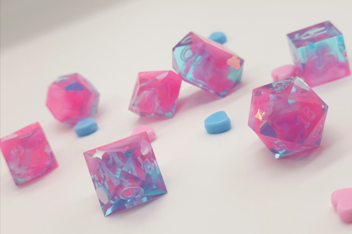 💕💙Bubblegum clouds💙💕

I accidentally made my own dream set, very tempted to keep it rather than putting it in my shop update 👀

#dnd #dnddice #handmadedice