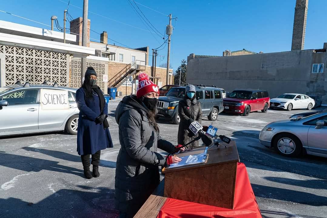 MTEAunion's tweet photo. .@RacineEducators We joined w/ REA-REAA & @KEAunion education workers for a car caravan to Racine Unified School District to demand the district remain virtual until it's safe to return.
Sign petition to keep MPS #VirtualUntilItsSafe for all students/staff https://t.co/dzUXPERS1V https://t.co/w6ErY1SOkC