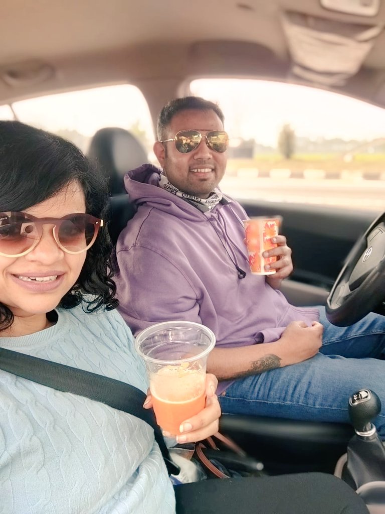 anuragiyer's tweet photo. Recreate and post your couple pics in thread...
Best pic and couple tag gets a surprise giveaway
#couplegoals #GiveawayAlert #twitterforfun #TrendingNow #newtweet #couplepic #funactivity #loveintheair #indiancoupleholidayers #iyernomics https://t.co/xKiVazN0qL