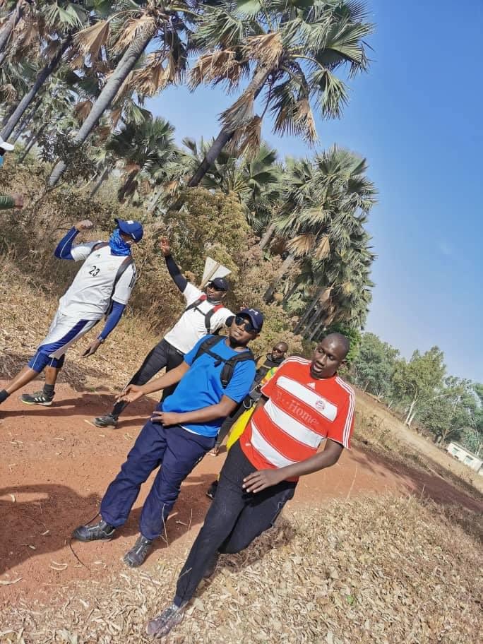 MaliSdmv's tweet photo. 1er Challenge 2021! Nous étions 60 environs ! Nous avons parcouru 27Km!!! Sur la route de Djoliba! Et toujours avec le sourire ! 
faites comme nous ! C’est que du bonheur🤩🤩
#CHALLENGE2021
#sdmvmali 
#onnelachepaslaffaire 
RDV le mois prochain inshallah sur un nouveau parcours https://t.co/VsIoY2nP1F