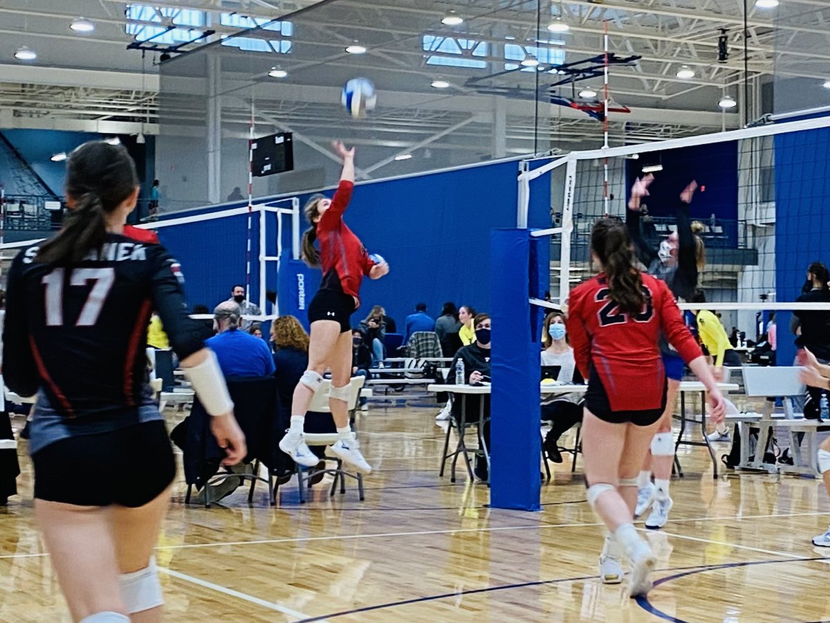 AmandaSfili's tweet image. This team’s got it!!! So fun to watch! Go Southwest Volleyball! #Volleyballmom #SWVB #hops
