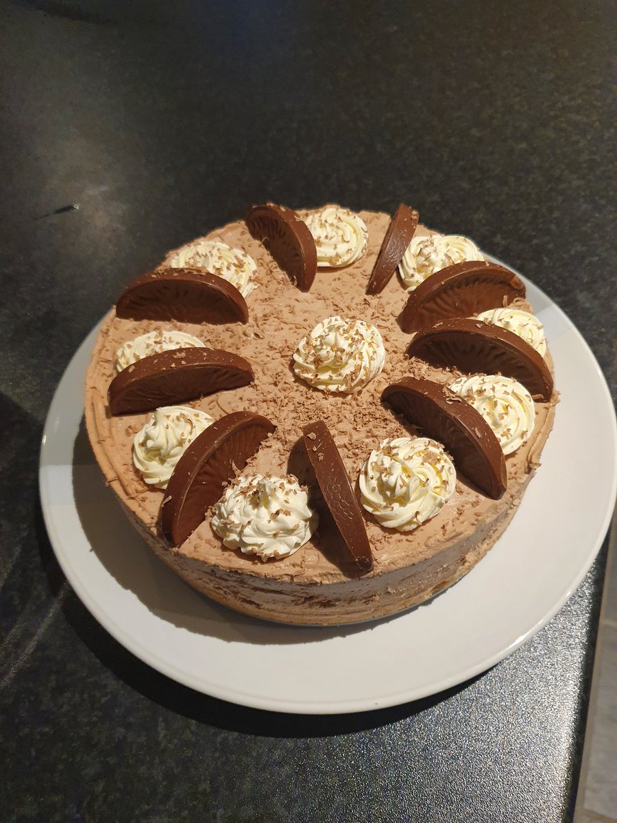 Sarahlou tweet media