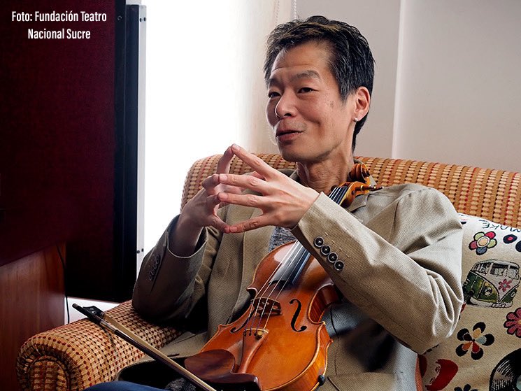 Lenin's tweet photo. El arte ecuatoriano está de luto con el fallecimiento del virtuoso violinista  @TadashiMaeda_es, uno de los músicos más importantes y creativos radicados en el país, gran profesor y promotor de las músicas ecuatorianas. Mi abrazo solidario a su familia, amigos y colegas. https://t.co/QJQFlzRqzP