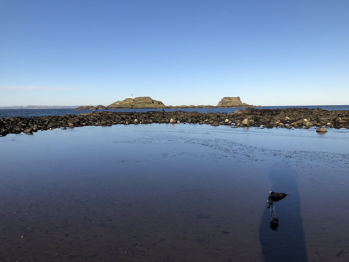 anndhume's tweet photo. Frosty beach walk, Fidra looking good as ever #fidra #frozensand https://t.co/mwRIYEQsZa
