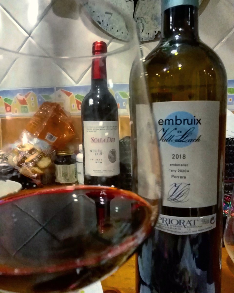 JordiEroles's tweet photo. La millor manera d'ajudar el celler @vallllach de #Porrera després de les destrosses provocades pel Filomena és consumint els seus vins excel.lents de la @doqpriorat, com aquest #Embruix, del qual vam gaudir-ne el cap de setmana passat. https://t.co/Fe3pnYxq6q