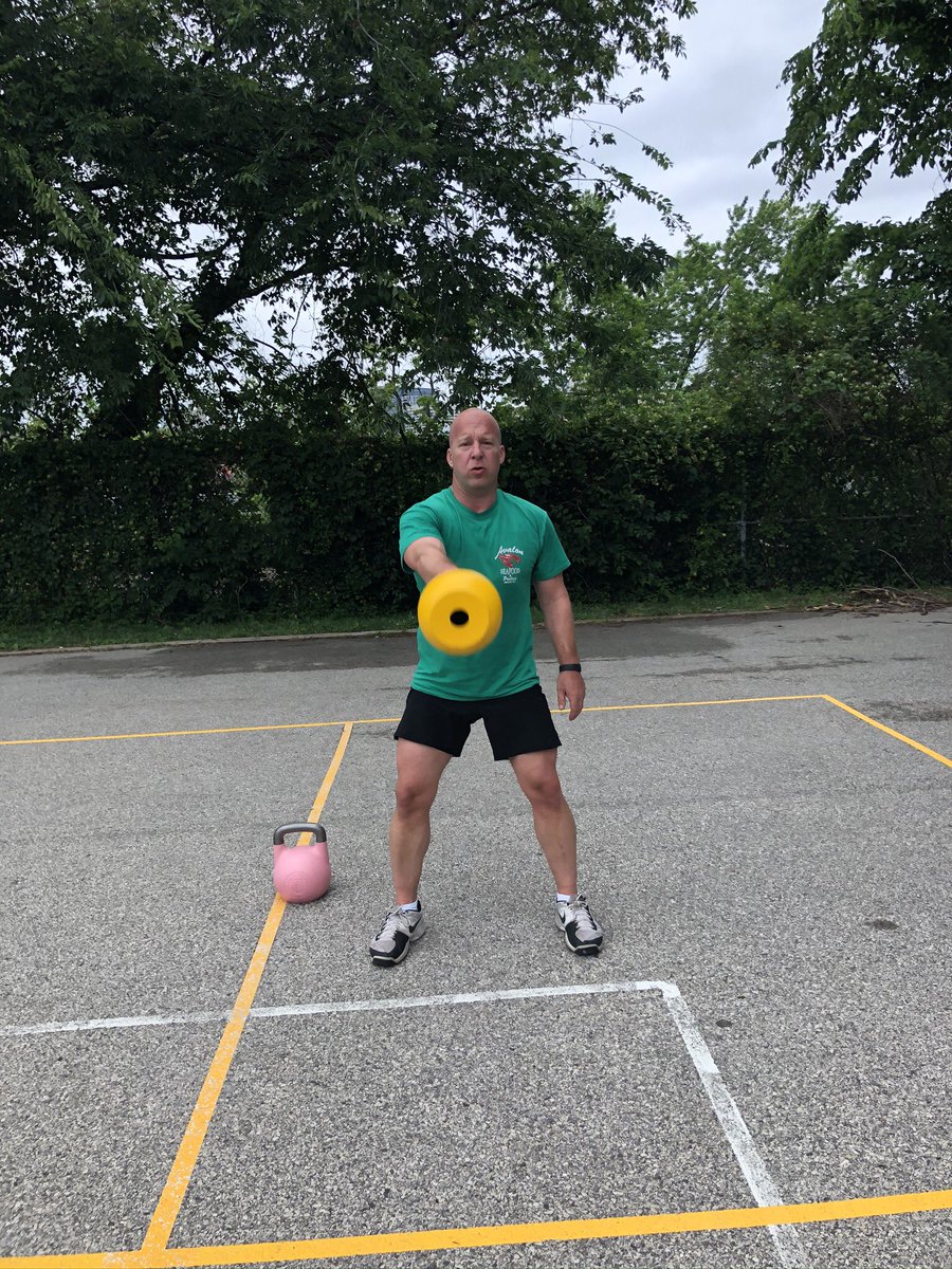 HustleandFlowF2's tweet photo. 18Kg Kettlebell swing warm up. #movingbodiesandbuildingstrength #outdoorworkouts #schuylkillriverpark #phillypersonaltrainer #kettlebellkings https://t.co/5gjapmReXS