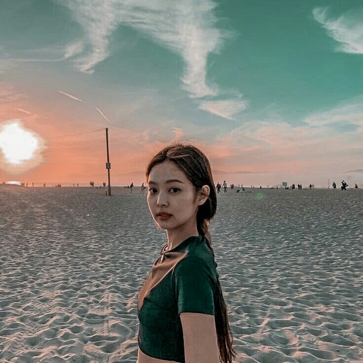 Elsa60982460's tweet photo. Это я на пляже летом в Таганроге https://t.co/NVdw0wN9cB