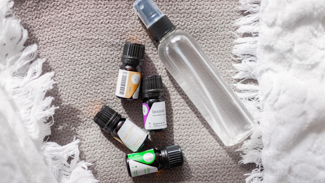 Lavender adds a gentle touch to almost any blend and pairs well with so many other oils!

Click here to learn more: l8r.it/Peww

#aromatherapy #essentialoil #wellness #natural