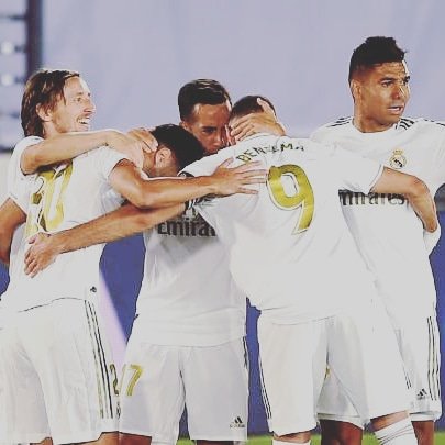 Si aún confías en que el equipo podrá ganar la liga dale RT #LaLiga #Aporla35🏆 #RealHastalaMuerte #HastaelfinalvamosReal #RealMadrid