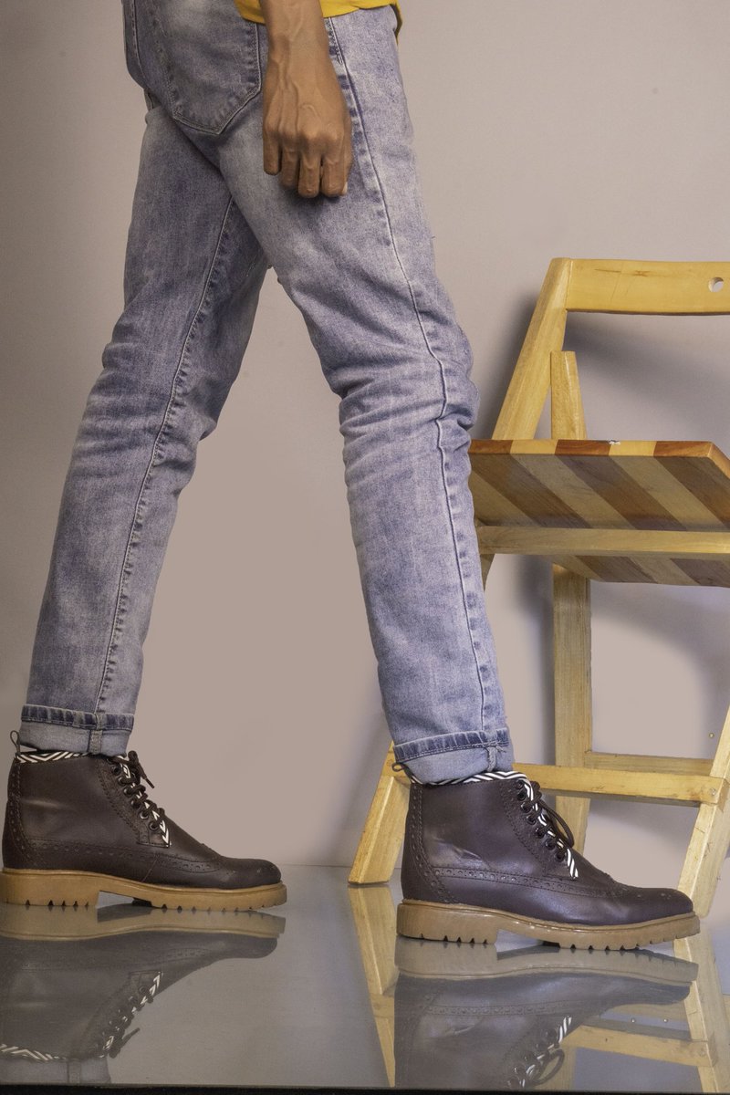 Afrolago2's tweet photo. Best shoes best brand @Afrolago2 #madeinrwanda #madeinafrica 

@PromesseK14 @LuckyIbnMiraj @RDBrwanda @princenshiz https://t.co/AnJc7Hg6H4
