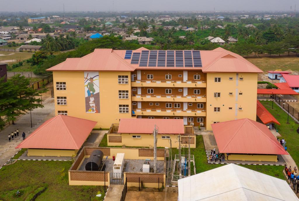 jidesanwoolu's tweet photo. Today, in Badagry, we commissioned a number of projects which include a 110-bed Maternal and Childcare Centre (MCC), School of Anaesthesia at Badagry General Hospital and 252 units of two bedroom terraced bungalows in Idale. https://t.co/U7K0XhU15n