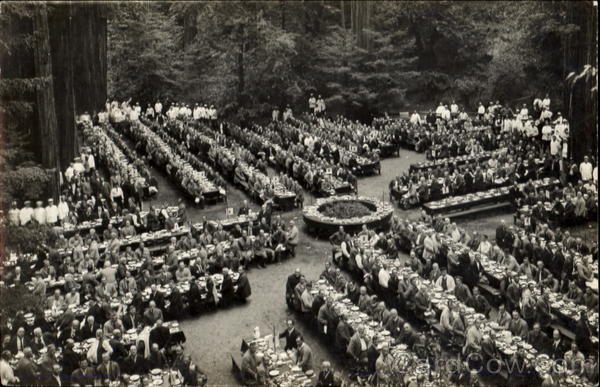 4) prétendants comptant déjà 1500 notables, tous prêts à payer 10000 $ annuels, et ce sans compter la prise en charge du déficit du club à la fin de l’année. Que cache cet événement de plein air où, à partir du 14 juillet 2001 et durant trois semaines consécutives,