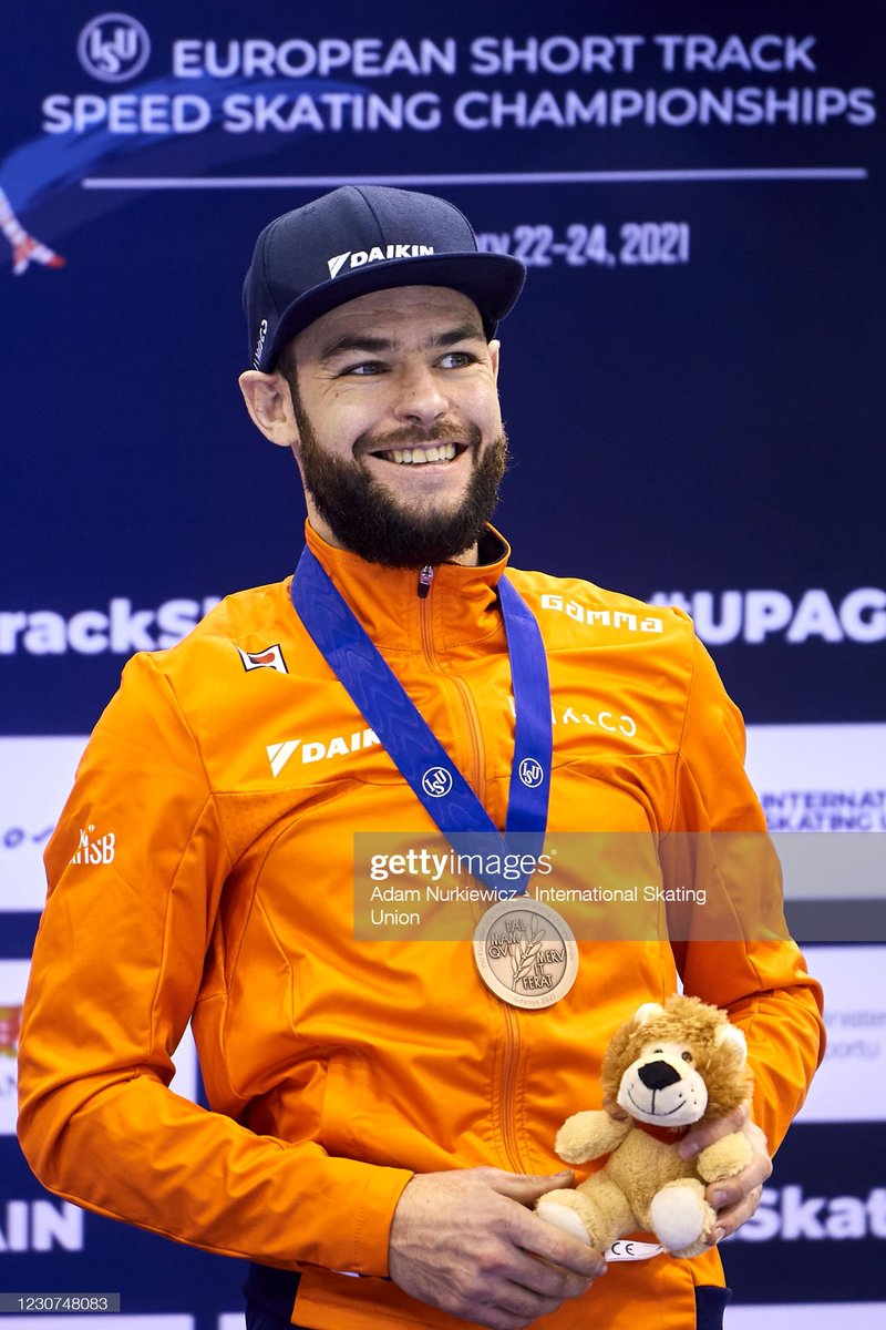 eunju975's tweet photo. #EuroShorttrack 2021
#ShortTrackSkating
01/22~24 #POL 🇵🇱 #Gdansk
#Men 1500m Finals
1 🥇 #SemenElistratov 🇷🇺
2 🥈 #DenisAyrapetyan 🇷🇺
3 🥉 #SjinkieKnegt 🇳🇱 https://t.co/hNdsaHTKf9