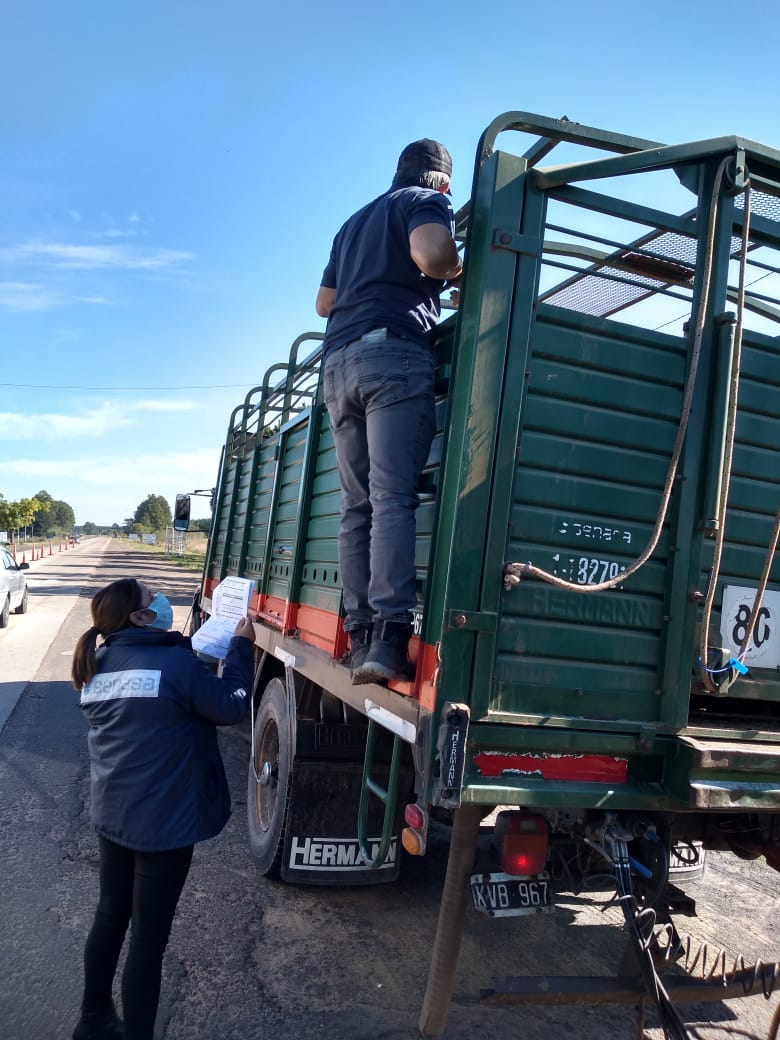 CarlosJ66476213's tweet photo. #Senasa #CorMis #Control de rutas . #Importante #Gracias Genteee. #Villa #olivari #Corrientes. https://t.co/IoY6tkc22c