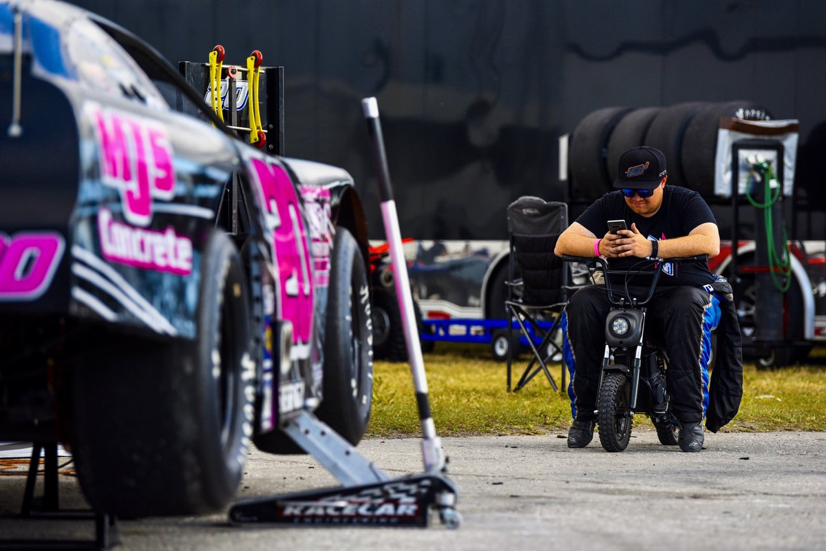 .<a href="/AnthonySergi20/">Anthony Sergi</a> patiently waits for the next Super Late Model practice, probably checking Speed51.com 😉

Watch Anthony and others compete tonight for $15,000 from <a href="/SHOWTIMESPEDWAY/">Showtime speedway</a> 

Watch the #FloridaFest broadcast presented by <a href="/PFCbrakes/">PFC</a> 📺: s51.tv/floridafest