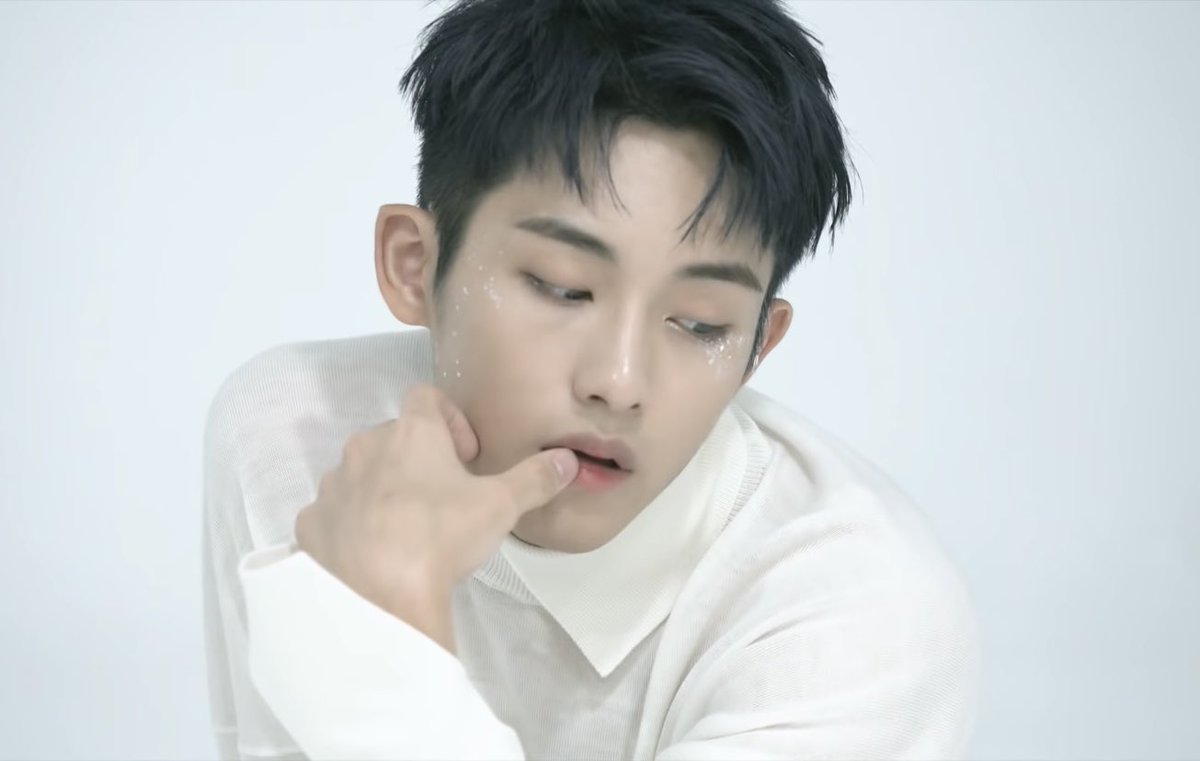 winwinspics's tweet photo. he is living art https://t.co/hlaQRBQHif