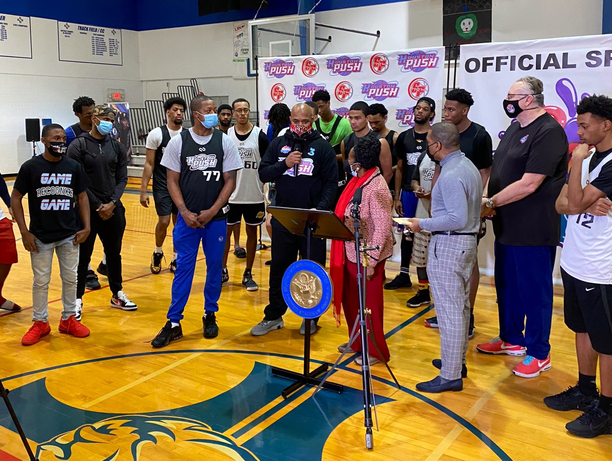 Steve Francis, <a href="/iMoochieNorris/">Moochie Norris</a> <a href="/JacksonLeeTX18/">Sheila Jackson Lee</a> and <a href="/TBLproleague/">TBL</a> owner David Magley at <a href="/HoustonPush/">Houston Push</a> tryouts