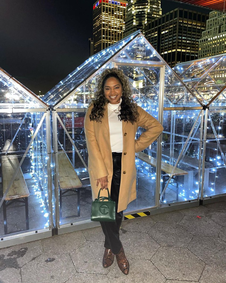 It's the season to sparkle! #WinterWonderland #WatermarkNY❄️✨(📷 @ducky_6)