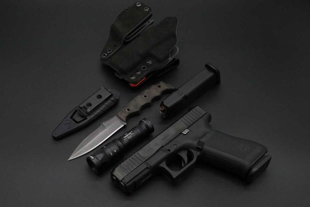 DynamisAlliance's tweet photo. EDC by @microbatsystems #edc #dynamisblade #thewilltofight #blades 🦾⚔️🔱 https://t.co/0p0ubkt4og