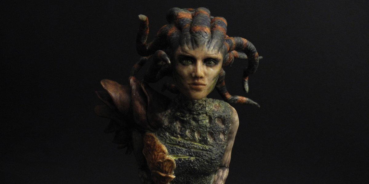 mycosaur's tweet photo. Vraska, Regal Gorgon #mtgfanart  Based on the fantastic design by @Cathaoir1 
#mtg https://t.co/FxJajIH4aA