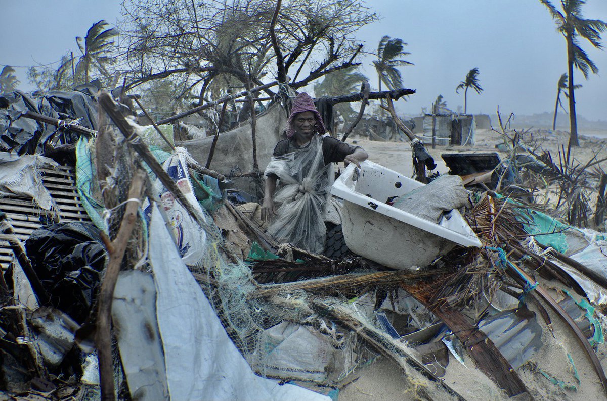 HugoReichenb's tweet photo. Scenes of post-#cyclone #Eloise in #PraiaNova, #Beira, #Mozambique https://t.co/AxLZvpM6av