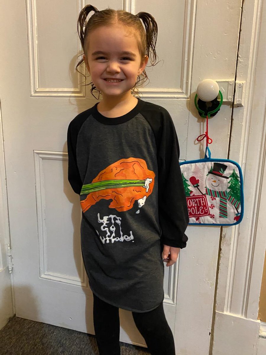 letsgobuffwings's tweet image. Another weekend of Bills football and another FREE MERCH GIVEAWAY! No contest this week, simply reply to this tweet with your favorite Bills gif or meme. Then, follow and retweet for entry! Everyone has a chance to win an item of their choice, LETS GO BUFFALO!!! #BillsMafia