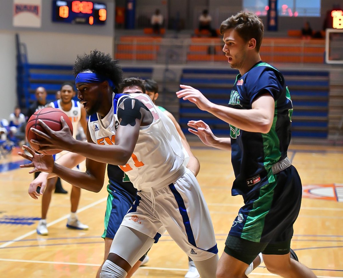 GoFmuLions's tweet photo. Halftime in the #LionsDen
#FMUMBB leads @Gyrenes 29-27 in a tough battle between @sunconference foes
#OnePride #HuntEatRepeat https://t.co/MUs7qgt2x4